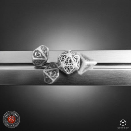 Tribal Dice Set: Pearl & Brown